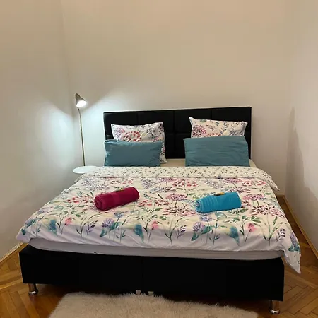 Schaeffer Palace Apartman *